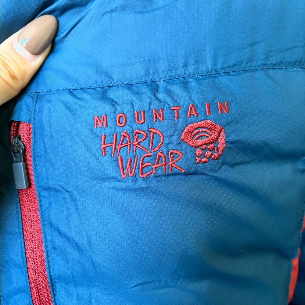 Mountain Hardwear Men's Two-Tone Blue and Red Puffer Jacket - Picture 4 of 4
